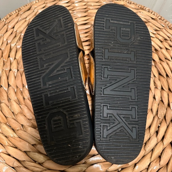 VS Pink rose gold slides - Picture 3 of 3